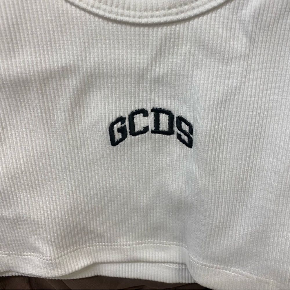 GCDS White Ribbed Crop Top logo tank tee Revolve street wear brand FWRD NWT L - Picture 9 of 9